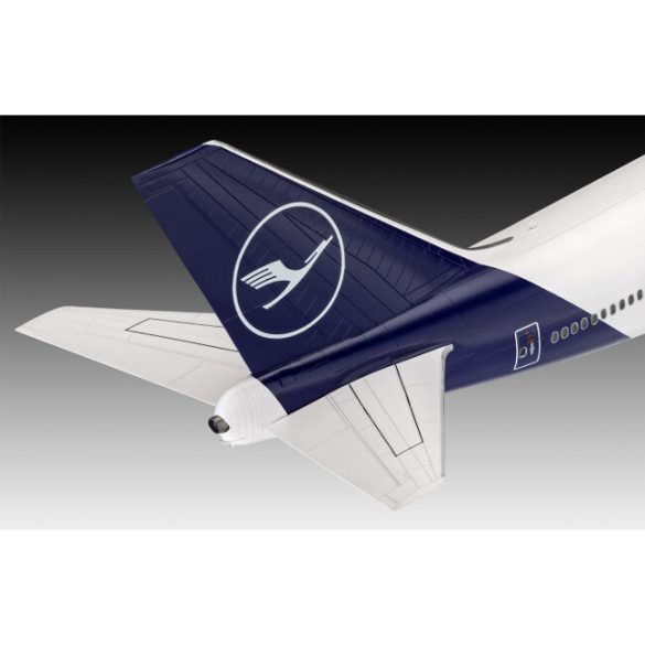 Boeing 747-8 Lufthansa New Livery flight mock-up